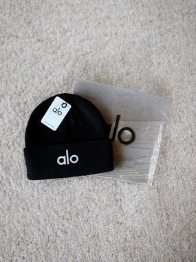 Alo Yoga Knit Beanie - Yellow (UNISEX)